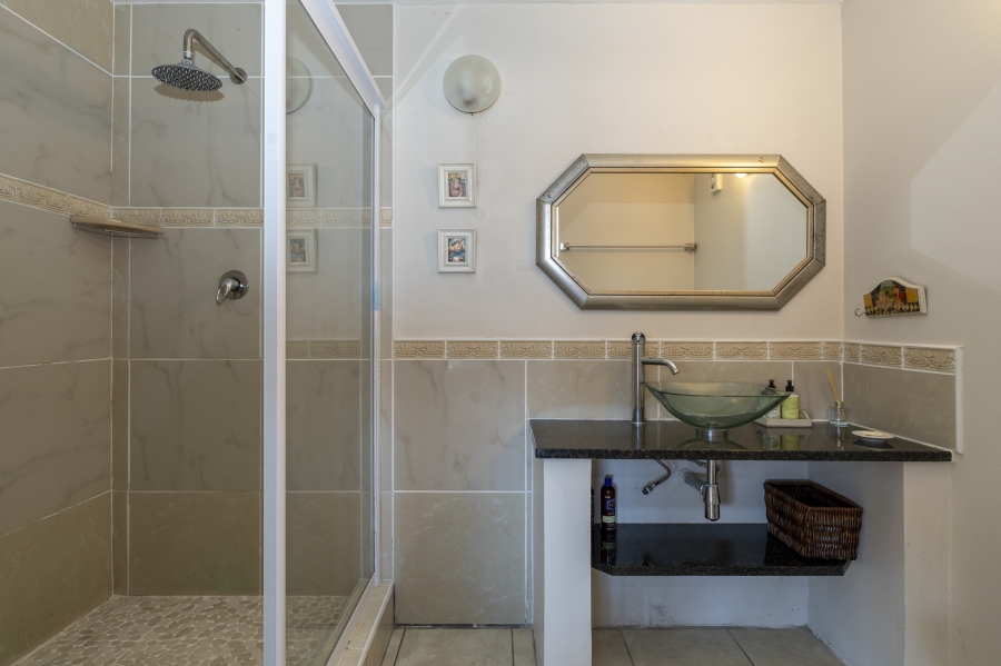 5 Bedroom Property for Sale in Kleinemonde Eastern Cape